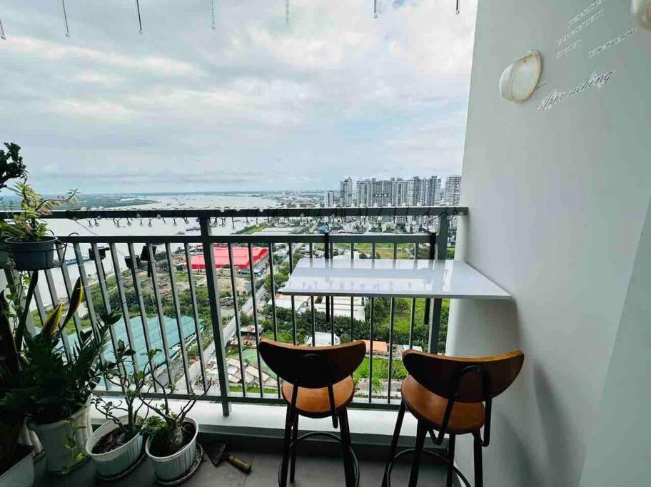 Căn hộ Q7 Riverside 2 Bed W River-view, Netflix & Pool *
